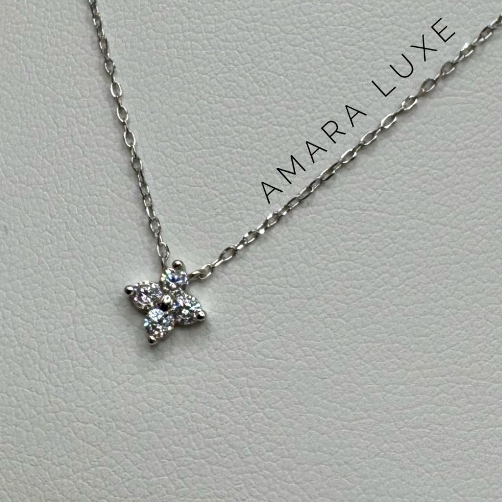 Silver Clover Necklace - Picture 5 of 6